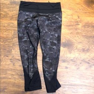 Lululemon Inspire crop